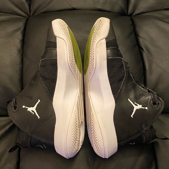 Jordan Jumpman 2020 Sneakers - Picture 2 of 6